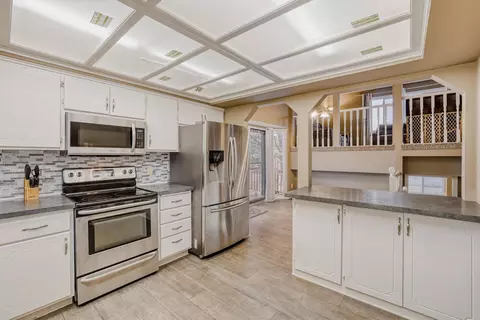 9733 Thomas Ave N, Brooklyn Park, MN 55444