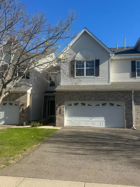 17582 Hackberry Ct, Eden Prairie, MN 55347