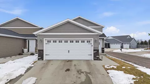 6112 14th St S, Fargo, ND 58104