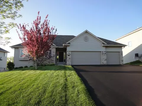 969 Bridle Creek Dr, Jordan, MN 55352