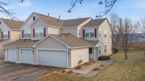 1667 Countryside Dr, Shakopee, MN 55379