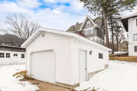Exterior - 2514 E Superior St, Duluth, MN 55812 photo 13 of 15