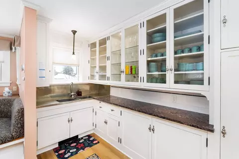 Kitchen - 2514 E Superior St, Duluth, MN 55812 photo 8 of 8