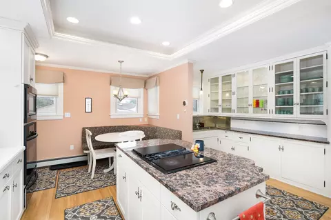 Kitchen - 2514 E Superior St, Duluth, MN 55812 photo 3 of 8