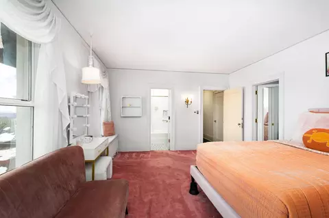 Bedroom - 2514 E Superior St, Duluth, MN 55812 photo 10 of 14