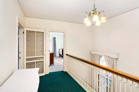 Entry Way - 2514 E Superior St, Duluth, MN 55812 photo 6 of 9