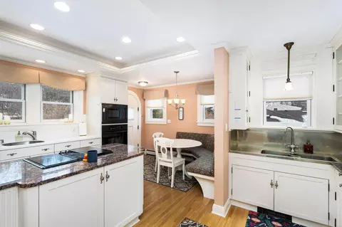 Kitchen - 2514 E Superior St, Duluth, MN 55812 photo 7 of 8