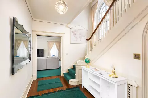 Entry Way - 2514 E Superior St, Duluth, MN 55812 photo 2 of 9