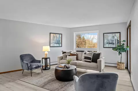 2485 Canabury Dr #212, Little Canada, MN 55117