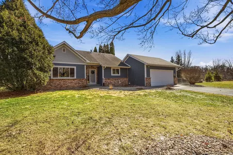 Exterior - 1066 Tiffany Pl, Eagan, MN 55123 photo 10 of 11