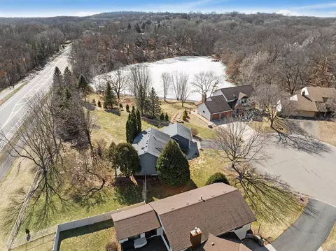 View/Area - 1066 Tiffany Pl, Eagan, MN 55123 photo 2 of 8