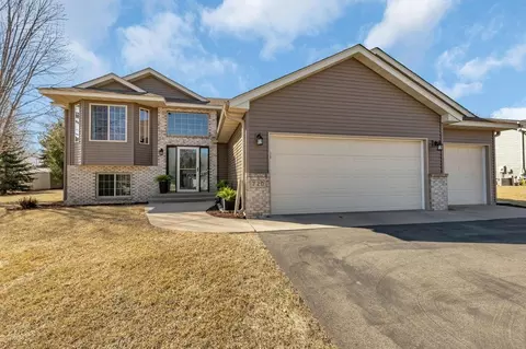 720 Northstar Dr, Sartell, MN 56377