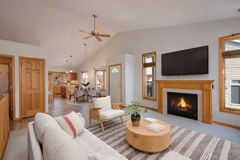 14313 Savanna Oaks Dr, Savage, MN 55378