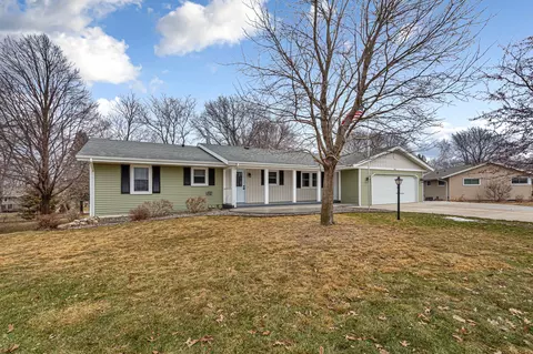 105 Kaukis Dr, Le Sueur, MN 56058