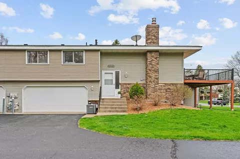 12312 Oak Leaf Ct, Burnsville, MN 55337