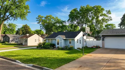 5705 Washington St NE, Fridley, MN 55432