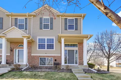 891 Ledgestone Dr, Mahtomedi, MN 55115