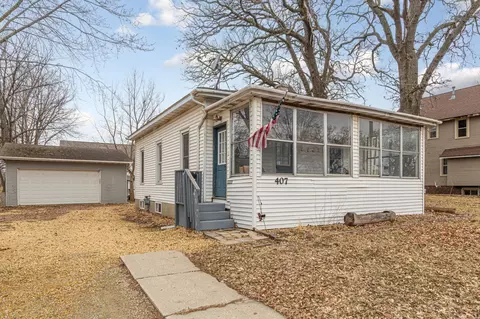 407 3rd St NE, Waseca, MN 56093