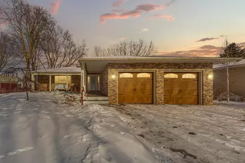 1802 Van Buren Ct, Northfield, MN 55057