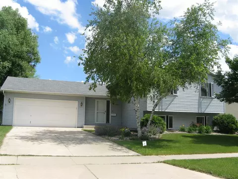 5928 44th Ave NW, Rochester, MN 55901