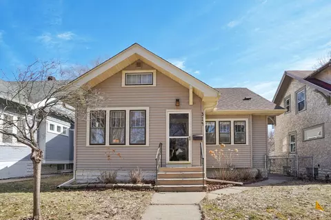 314 Saratoga St S, Saint Paul, MN 55105