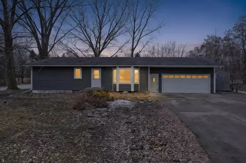8633 Darlington Ave NE, Monticello, MN 55362