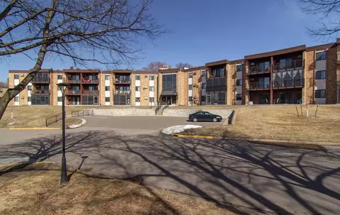 2690 Oxford St N #247, Roseville, MN 55113