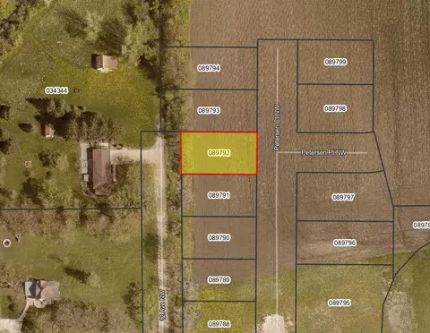 1142 Petersen Ct NW, Stewartville, MN 55976