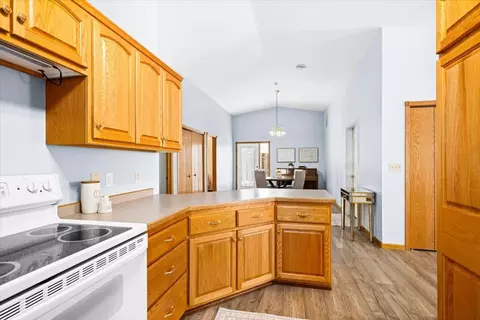 Kitchen - 14 Michele Ln, Esko, MN 55733 photo 2 of 2