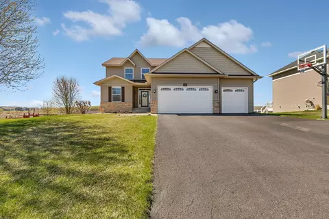 13827 Savanna Dr, Rogers, MN 55374