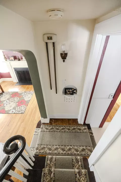 Entry Way - 405 E 3rd St, Morris, MN 56267 photo 8 of 8