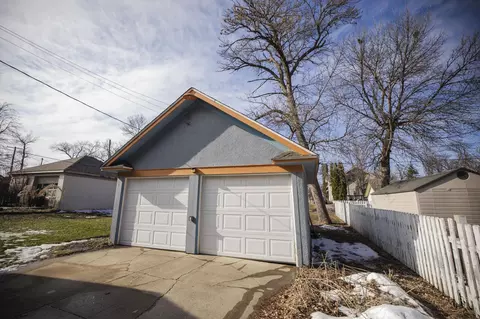 Exterior - 405 E 3rd St, Morris, MN 56267 photo 6 of 7