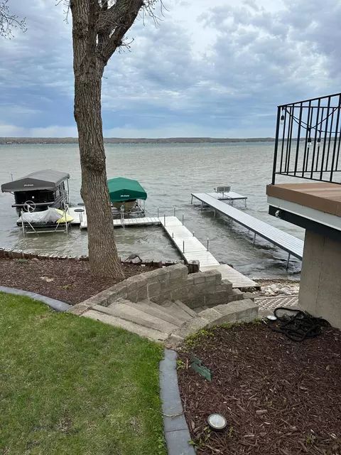 736 Shorewood Dr, Detroit Lakes, MN 56501