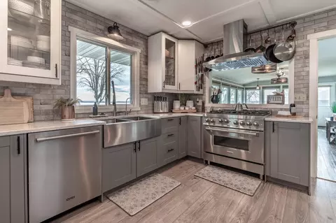 736 Shorewood Dr, Detroit Lakes, MN 56501