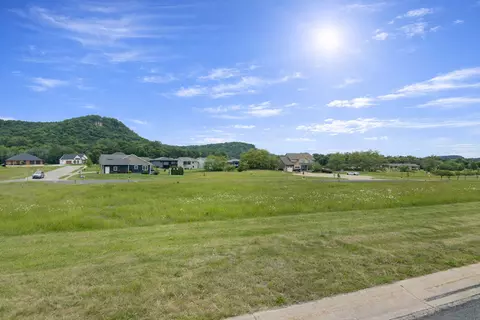 1517 Wildwood Dr, Lake City, MN 55041