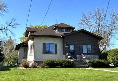 219 Park Pl W, Norwood Young America, MN 55368