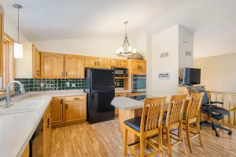 Kitchen - 2658 Shadow Ln, Chaska, MN 55318 photo 2 of 4