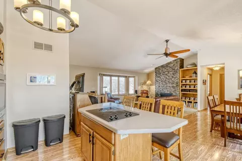 Kitchen - 2658 Shadow Ln, Chaska, MN 55318 photo 3 of 4