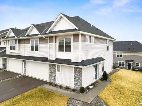 9647 Poplar Dr, Victoria, MN 55386