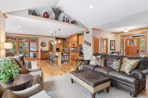 2121 Crestview Dr, Excelsior, MN 55331 photo 9