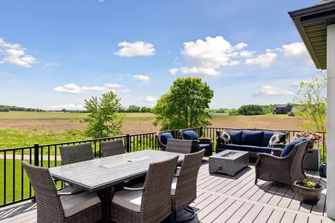 2275 Lakeshore Point Dr NE, Saint Michael, MN 55376