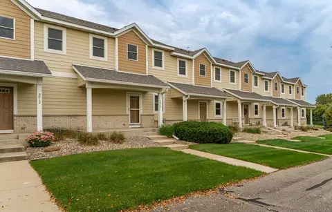 5010 Harvest Lake Dr NW, Rochester, MN 55901