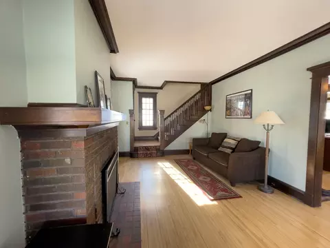 Living - 629 N 19th Ave E, Duluth, MN 55812 photo 2 of 6