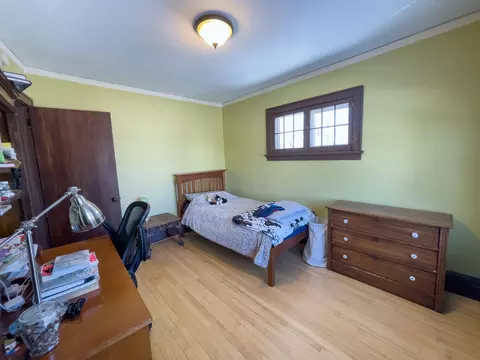Bedroom - 629 N 19th Ave E, Duluth, MN 55812 photo 2 of 7