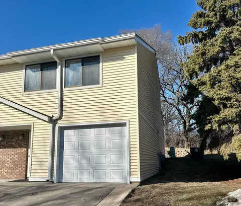 1621 City View Dr, Eagan, MN 55121