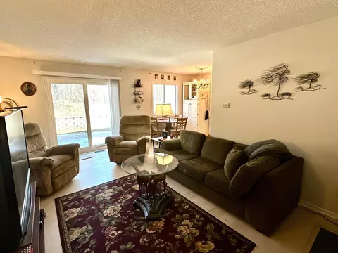 Living - 1621 City View Dr, Eagan, MN 55121 photo 2 of 3