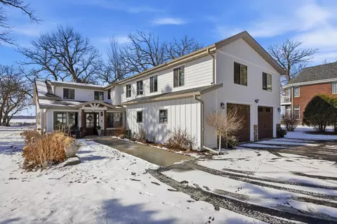 611 N Shore Dr, Detroit Lakes, MN 56501