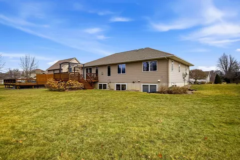 Exterior - 1710 16th St SW, Austin, MN 55912 photo 6 of 7