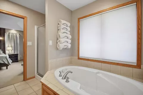Bath - 1710 16th St SW, Austin, MN 55912 photo 1 of 6