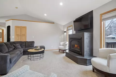Living - 1710 16th St SW, Austin, MN 55912 photo 3 of 4